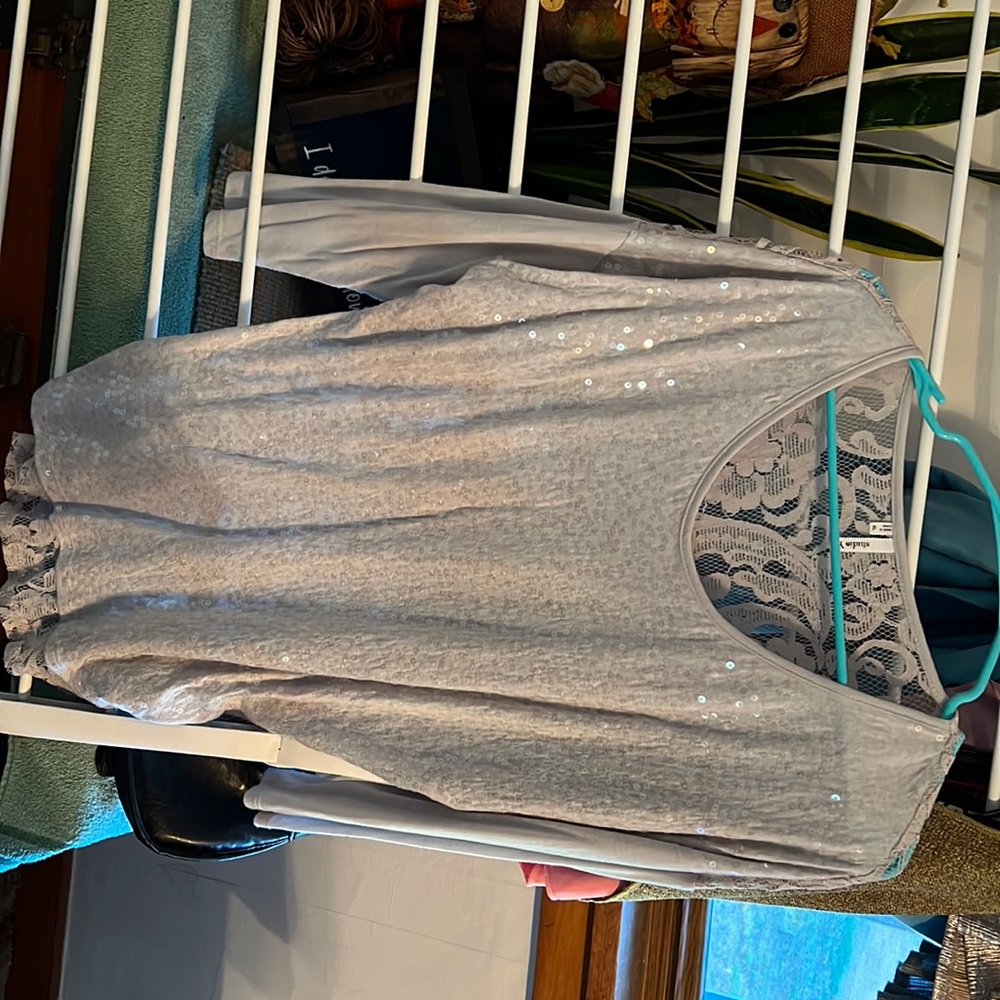 Ice gray colored top